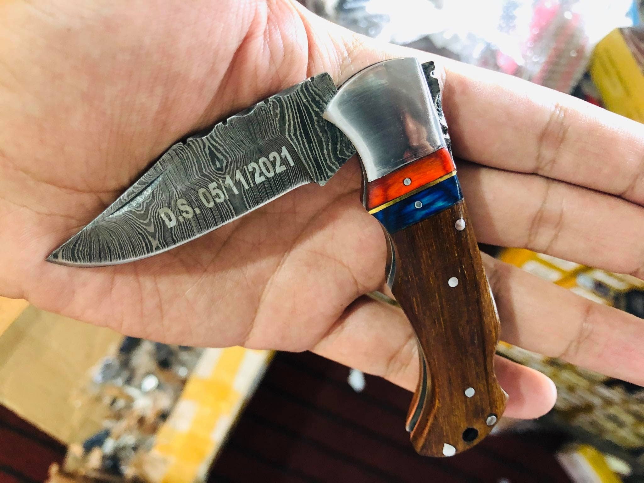Handmade Damascus Pocket Knife Rose Wood Handle Birthday Gift Folding Knife Groomsmen Gift Anniversary Wedding Personalized Gift for Men